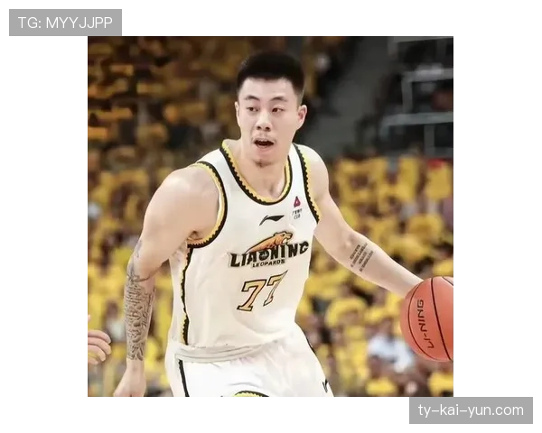 弗格抢断后快攻扣篮，点燃辽宁主场气氛